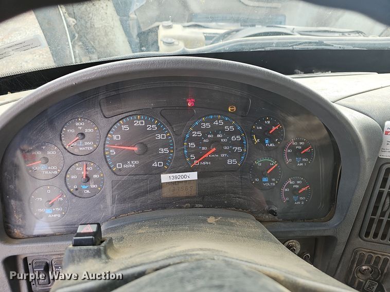 image for item EJ5362 2007 International 7400 digger derrick truck