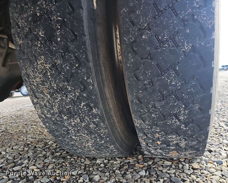 image for item EJ5362 2007 International 7400 digger derrick truck