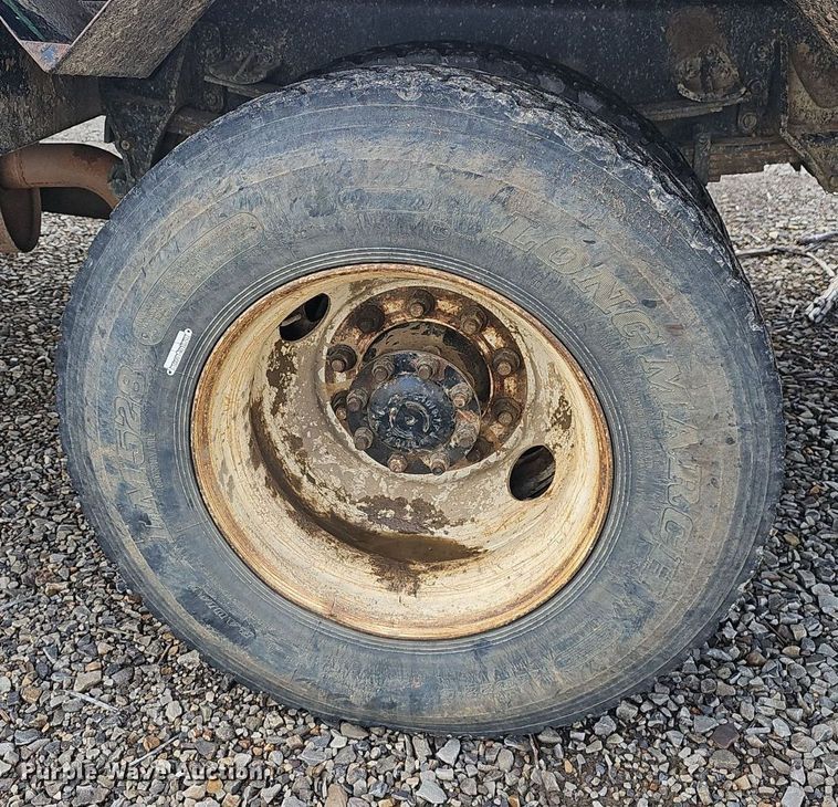 image for item EJ5362 2007 International 7400 digger derrick truck