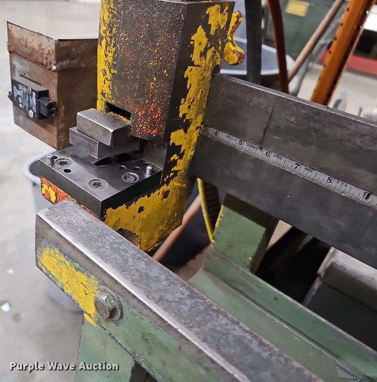 image for item EJ6327 Lockformer  sheet metal notcher