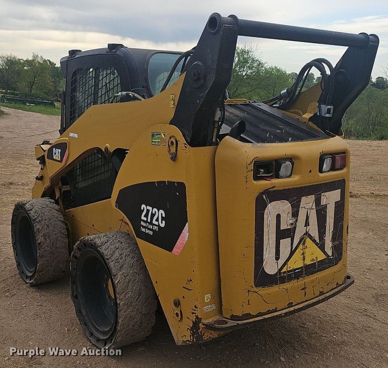 image for item EJ6332 2011 Caterpillar  272C skid steer loader