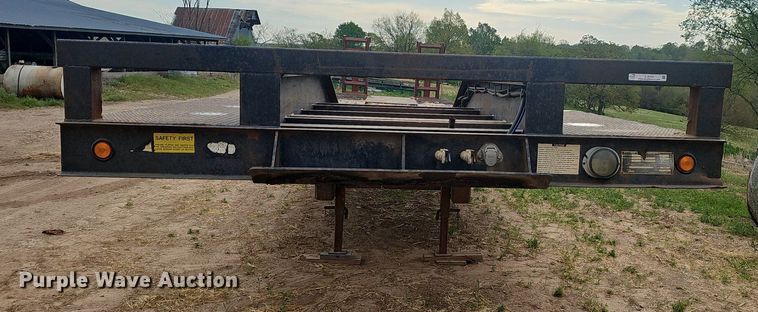 image for item EJ6334 2005 Viking  VDD46R equipment trailer