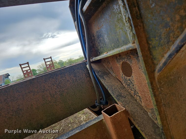 image for item EJ6334 2005 Viking  VDD46R equipment trailer