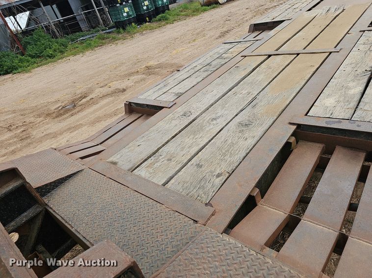 image for item EJ6334 2005 Viking  VDD46R equipment trailer