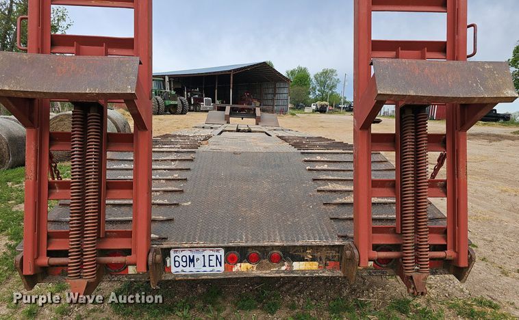 image for item EJ6334 2005 Viking  VDD46R equipment trailer