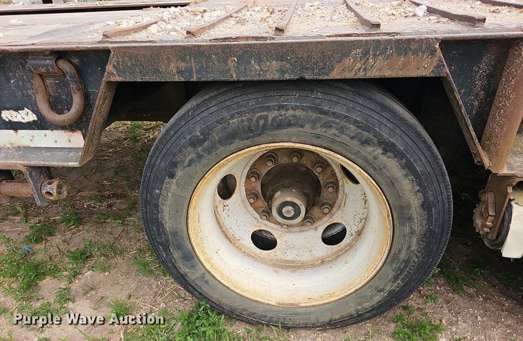 image for item EJ6334 2005 Viking  VDD46R equipment trailer