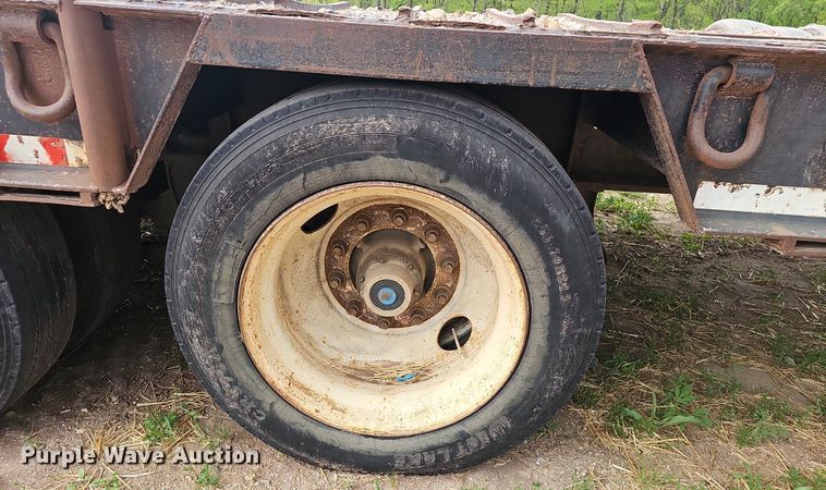 image for item EJ6334 2005 Viking  VDD46R equipment trailer