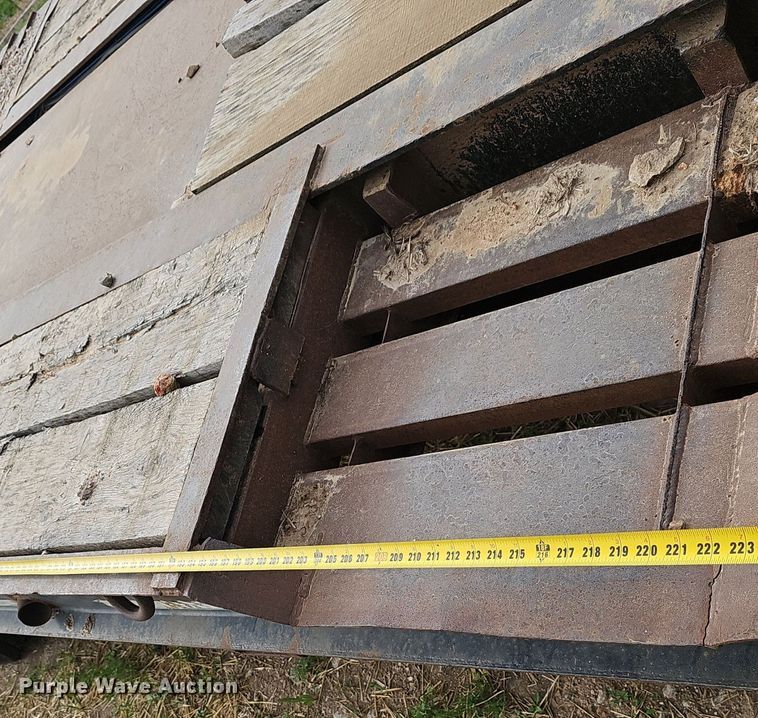 image for item EJ6334 2005 Viking  VDD46R equipment trailer