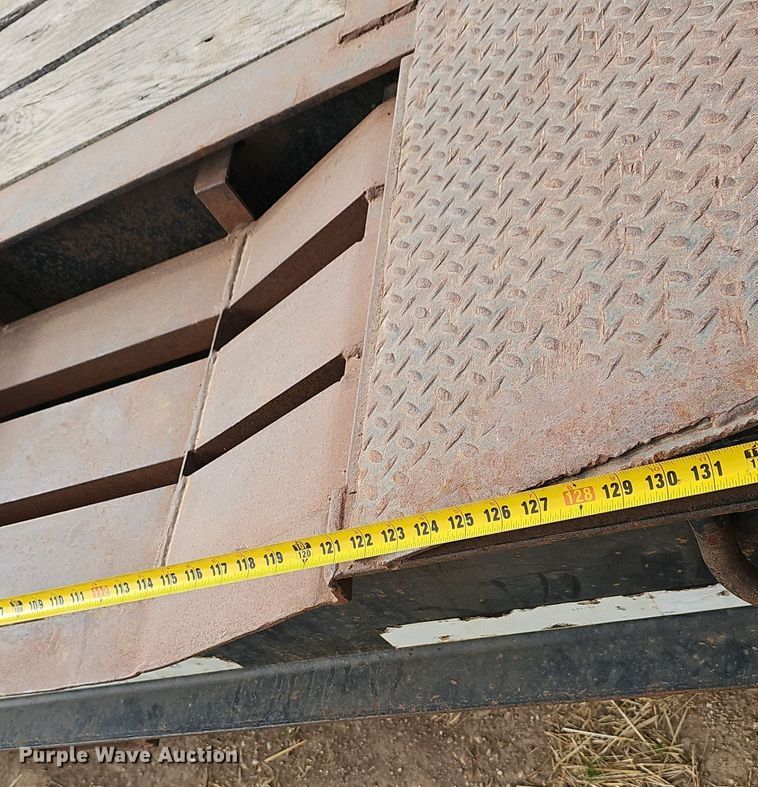 image for item EJ6334 2005 Viking  VDD46R equipment trailer