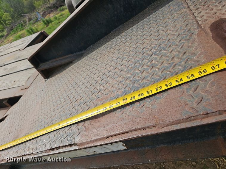 image for item EJ6334 2005 Viking  VDD46R equipment trailer