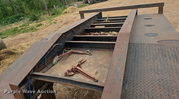 image for item EJ6334 2005 Viking  VDD46R equipment trailer