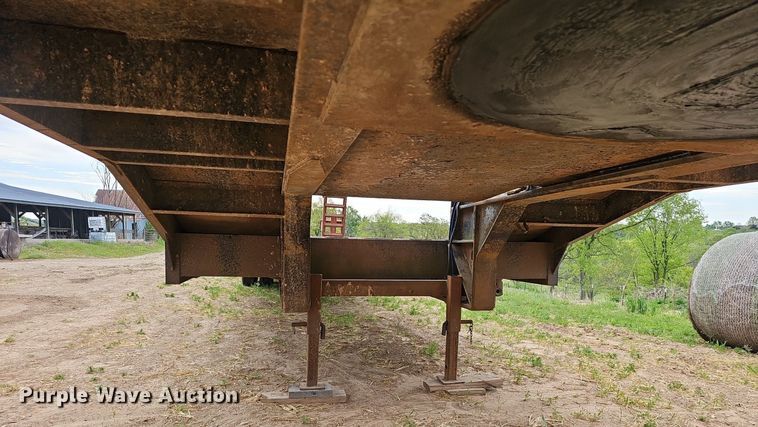 image for item EJ6334 2005 Viking  VDD46R equipment trailer