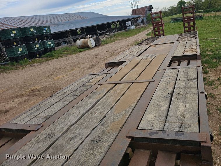 image for item EJ6334 2005 Viking  VDD46R equipment trailer