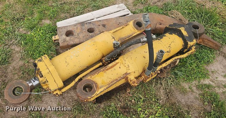 image for item EJ6335 Caterpillar D8/D9 ripper