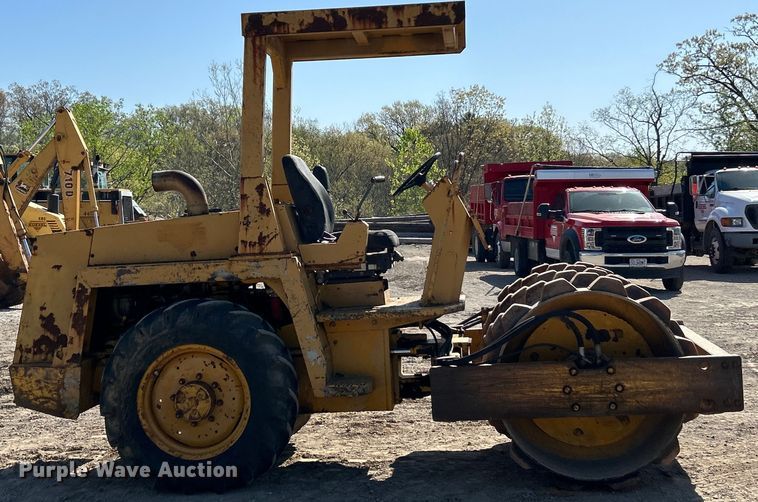 image for item EK4509 Bomag BW142PD single drum roller