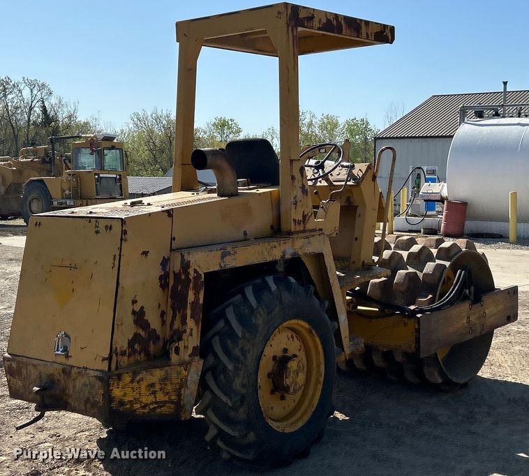 image for item EK4509 Bomag BW142PD single drum roller