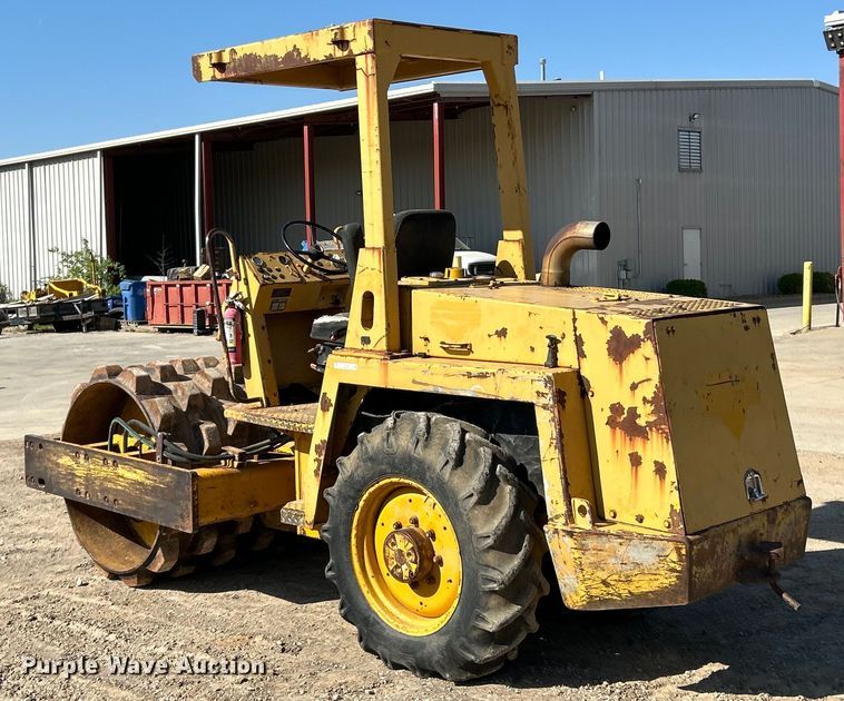 image for item EK4509 Bomag BW142PD single drum roller