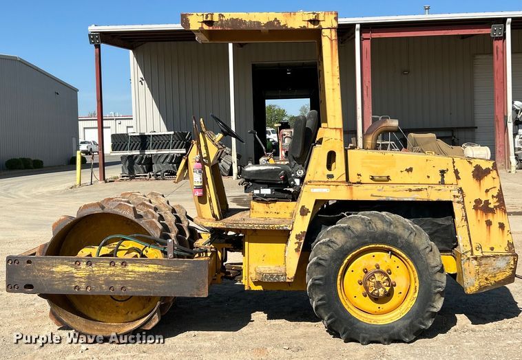 image for item EK4509 Bomag BW142PD single drum roller