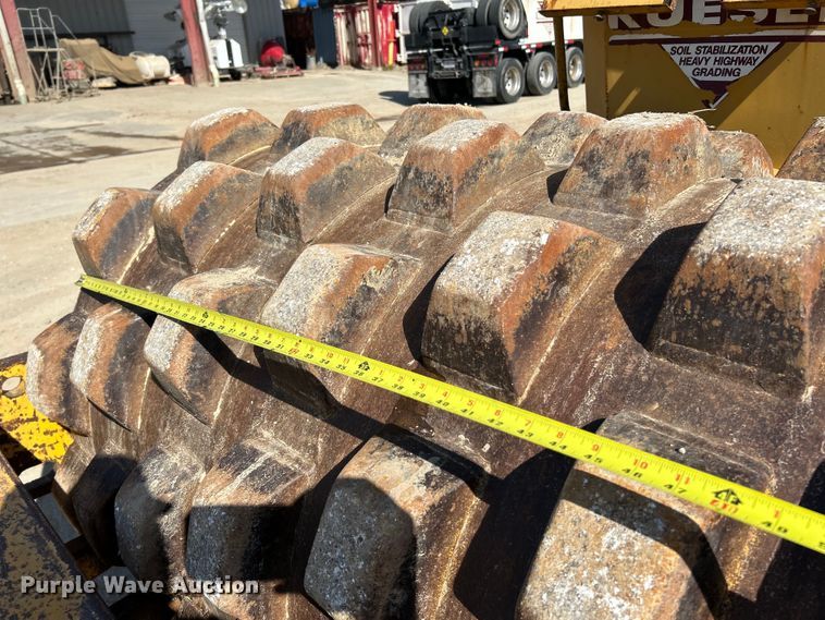 image for item EK4509 Bomag BW142PD single drum roller