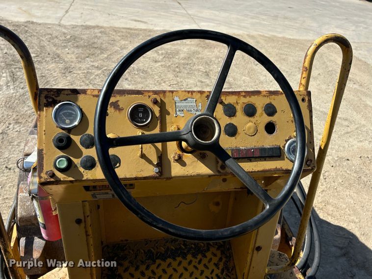 image for item EK4509 Bomag BW142PD single drum roller