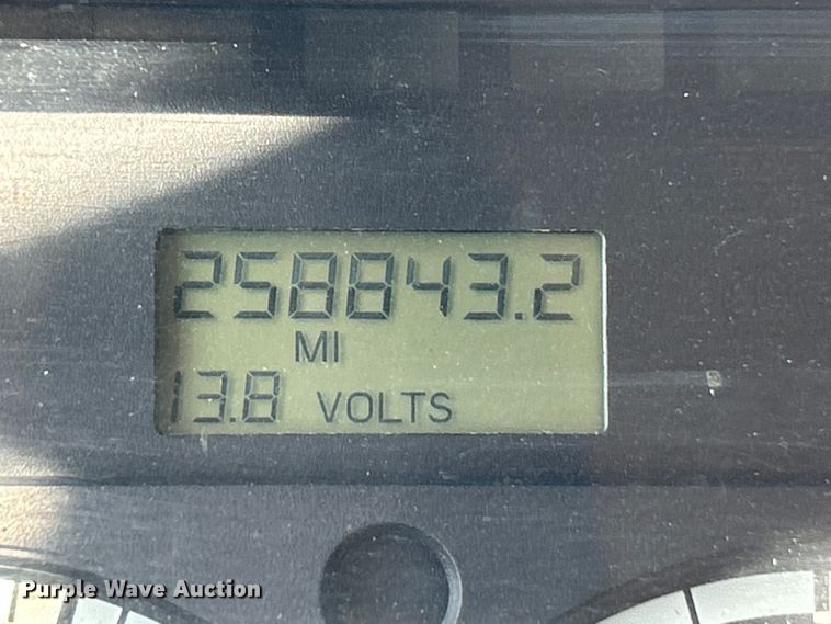 image for item EK4522 2002 Freightliner  FL70 asphalt sealcoating truck