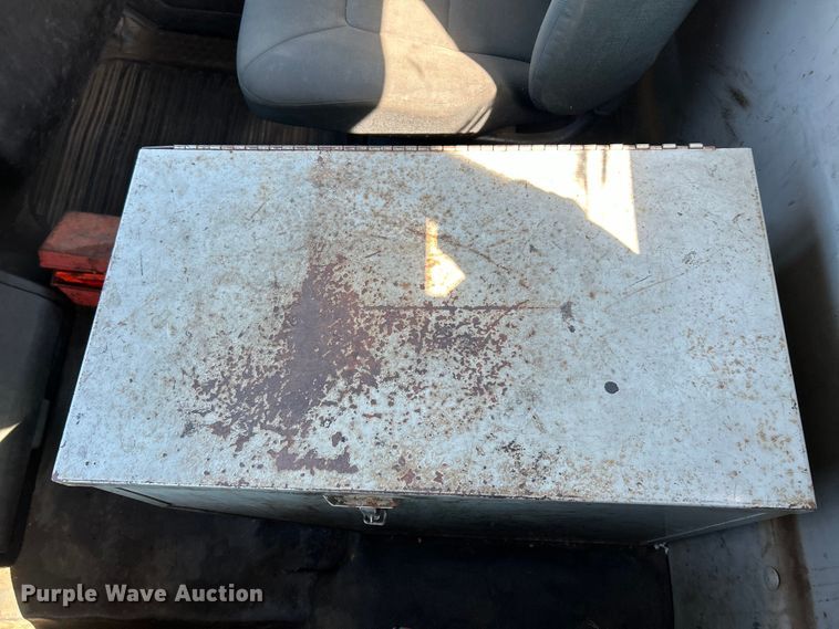 image for item EK4522 2002 Freightliner  FL70 asphalt sealcoating truck