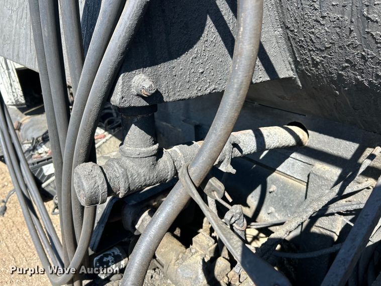 image for item EK4522 2002 Freightliner  FL70 asphalt sealcoating truck