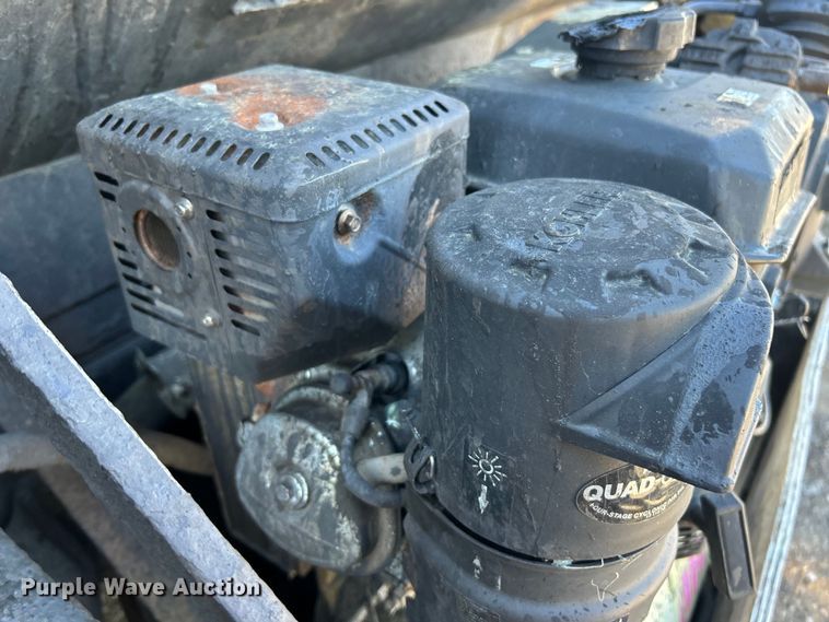 image for item EK4522 2002 Freightliner  FL70 asphalt sealcoating truck