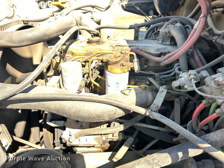 image for item EK4522 2002 Freightliner  FL70 asphalt sealcoating truck