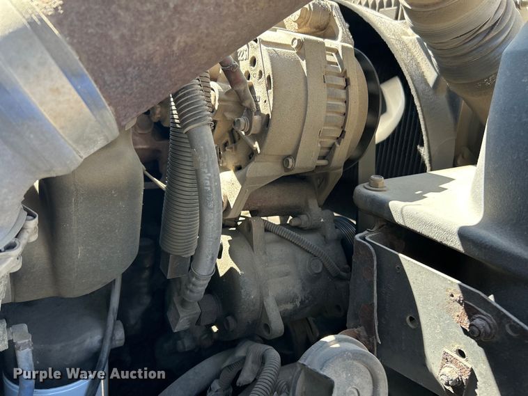 image for item EK4522 2002 Freightliner  FL70 asphalt sealcoating truck