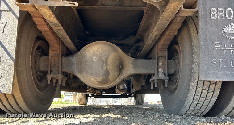 image for item EK4522 2002 Freightliner  FL70 asphalt sealcoating truck