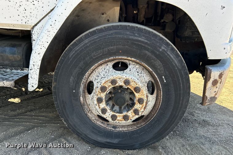 image for item EK4522 2002 Freightliner  FL70 asphalt sealcoating truck