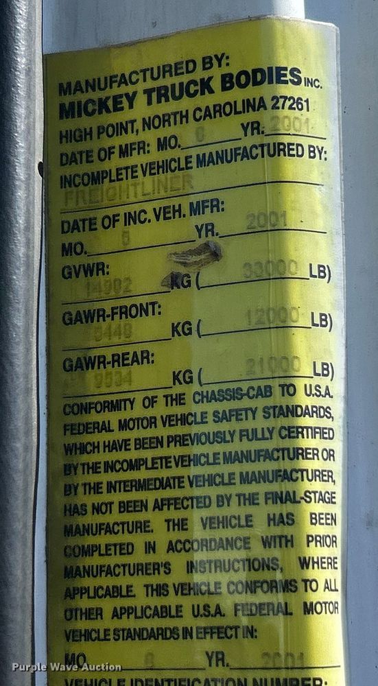 image for item EK4522 2002 Freightliner  FL70 asphalt sealcoating truck