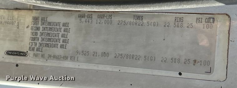 image for item EK4522 2002 Freightliner  FL70 asphalt sealcoating truck