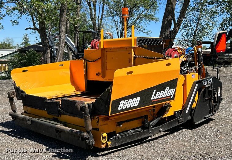 image for item EK4523 2018 LeeBoy 8500D paver