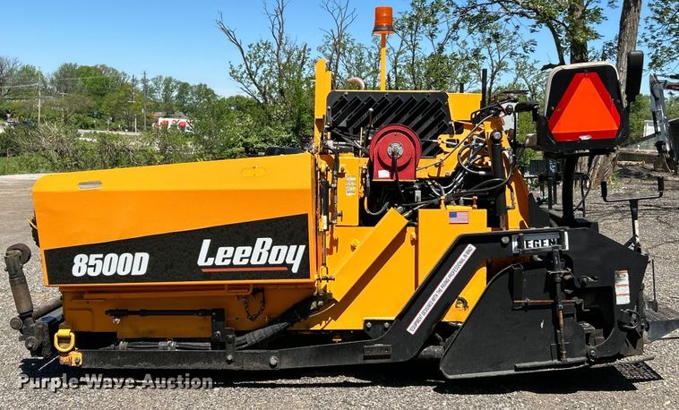 image for item EK4523 2018 LeeBoy 8500D paver
