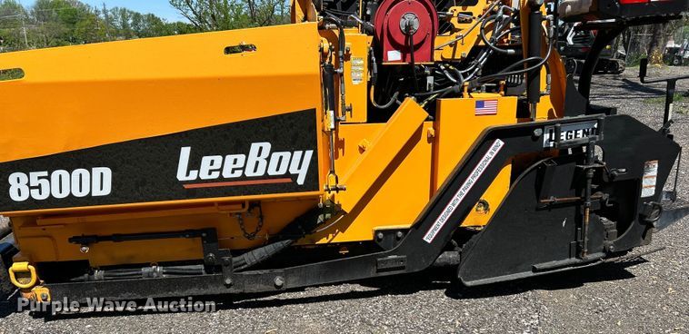 image for item EK4523 2018 LeeBoy 8500D paver