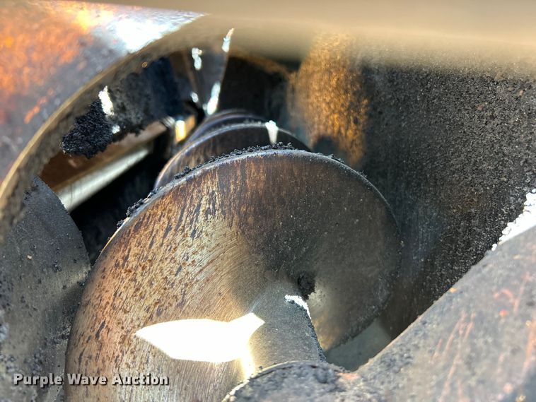 image for item EK4523 2018 LeeBoy 8500D paver