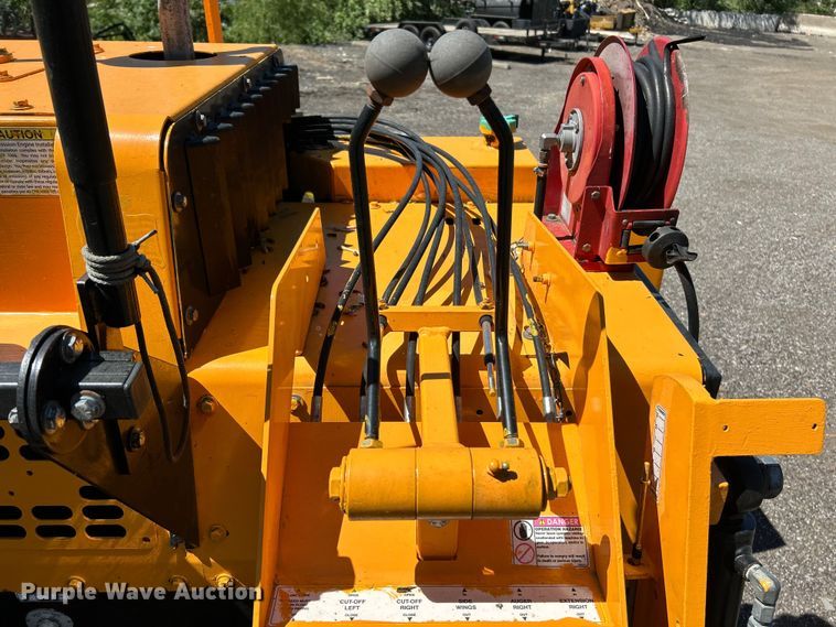 image for item EK4523 2018 LeeBoy 8500D paver