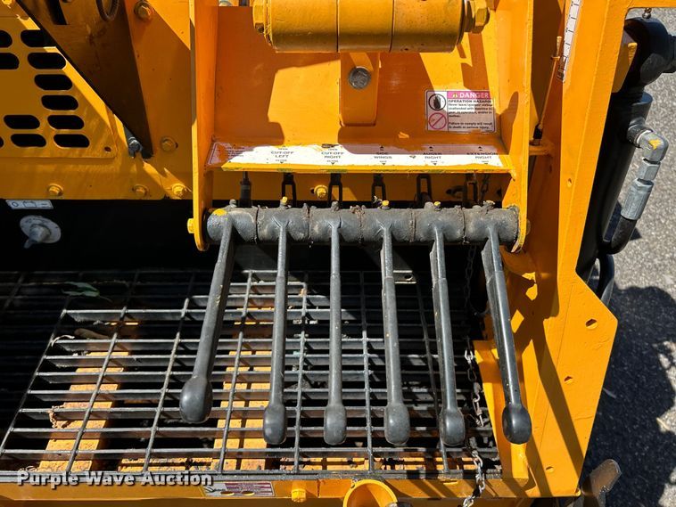 image for item EK4523 2018 LeeBoy 8500D paver