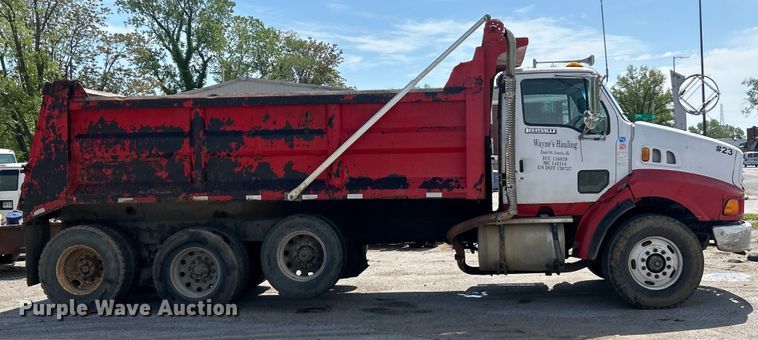 image for item EK4553 1997 Ford LT9513 dump truck