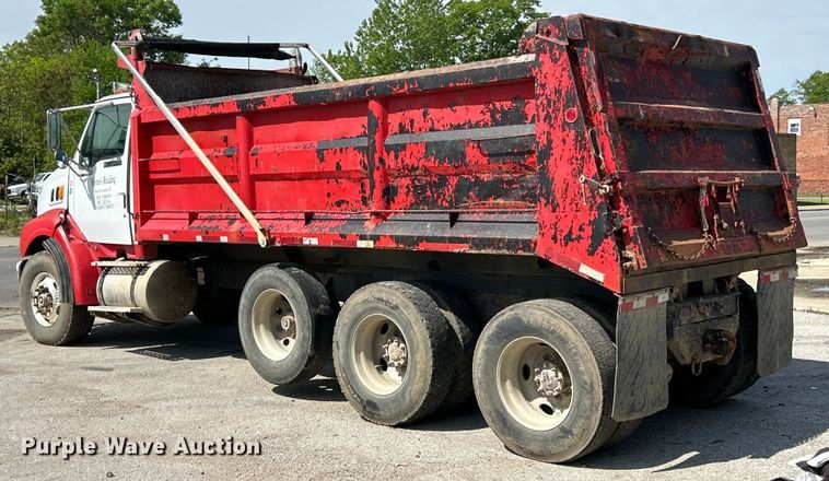 image for item EK4553 1997 Ford LT9513 dump truck