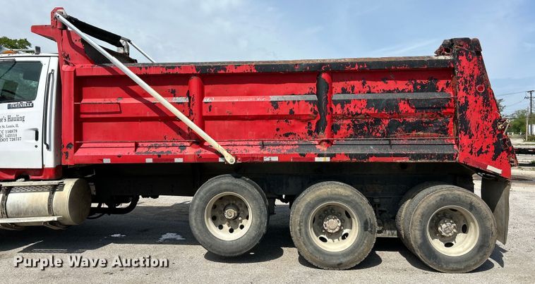 image for item EK4553 1997 Ford LT9513 dump truck