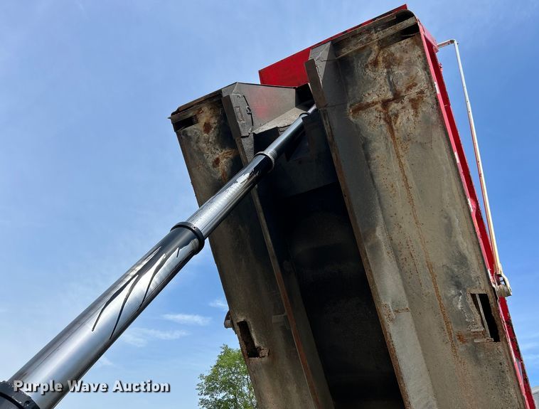 image for item EK4553 1997 Ford LT9513 dump truck