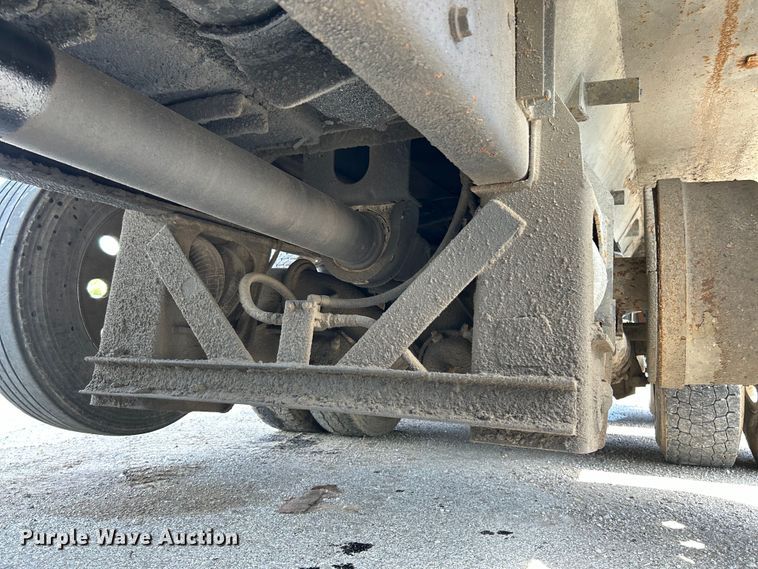 image for item EK4553 1997 Ford LT9513 dump truck