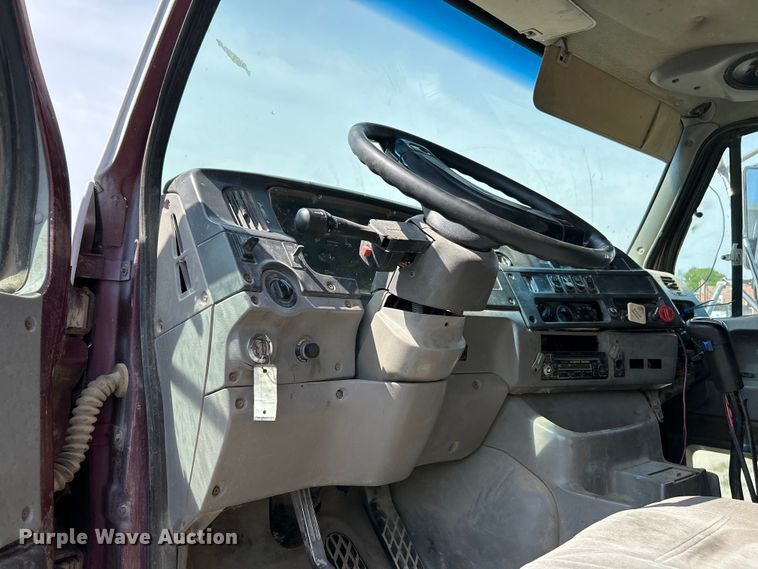 image for item EK4553 1997 Ford LT9513 dump truck