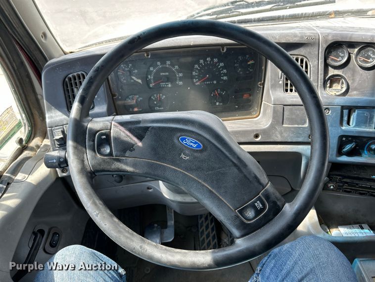 image for item EK4553 1997 Ford LT9513 dump truck