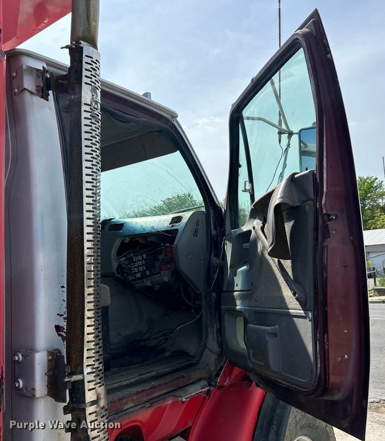 image for item EK4553 1997 Ford LT9513 dump truck