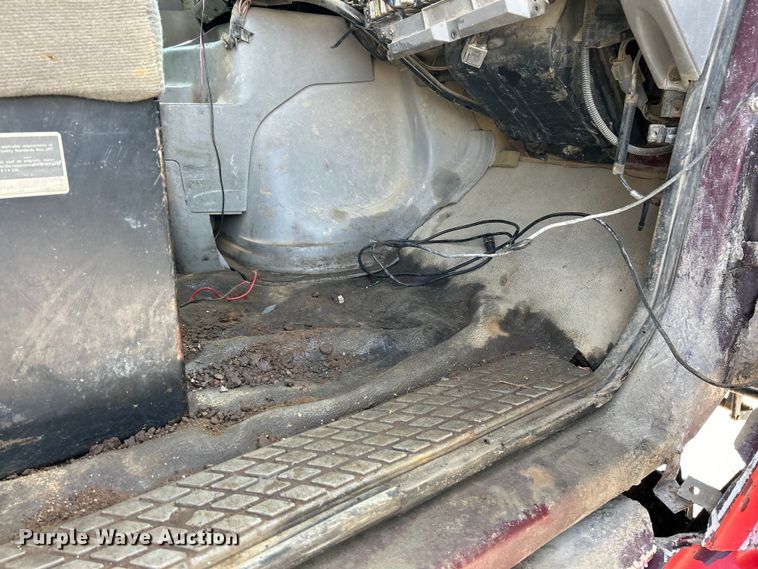 image for item EK4553 1997 Ford LT9513 dump truck