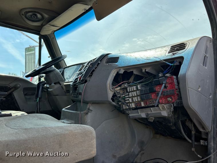 image for item EK4553 1997 Ford LT9513 dump truck